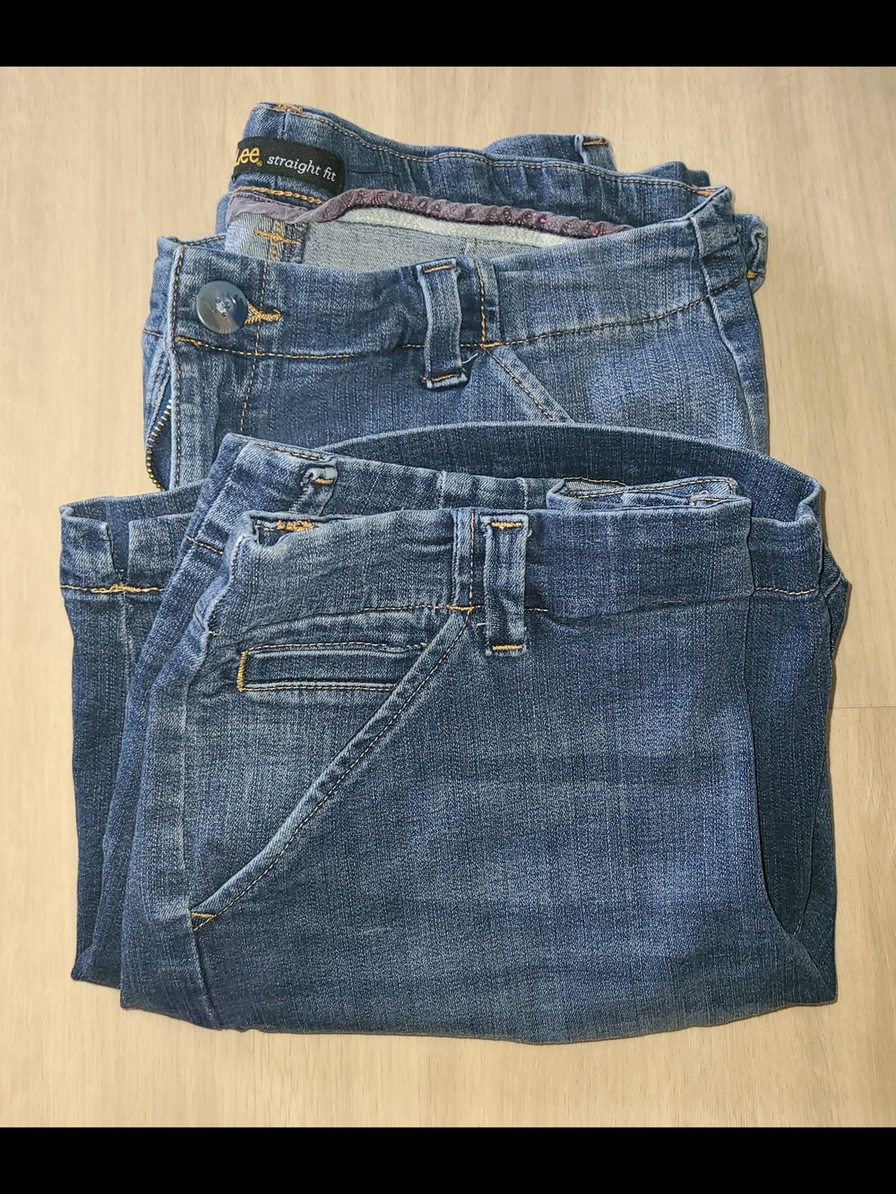 Lee Women’s Casual Denim Jean shorts Lot - Medium Blue Wash 14M. 2 Pair